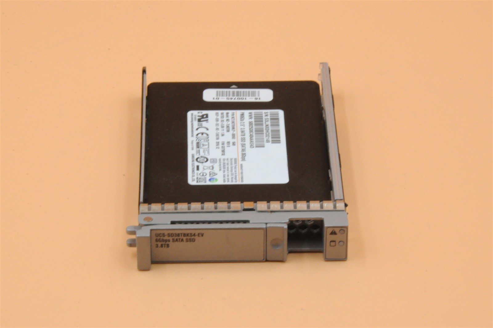 UCS-SD38TBKS4-EV MZ-7LM3T8N PM863A CISCO 3.84TB 6G 2.5" SATA TLC SOLID STATE DRIVE