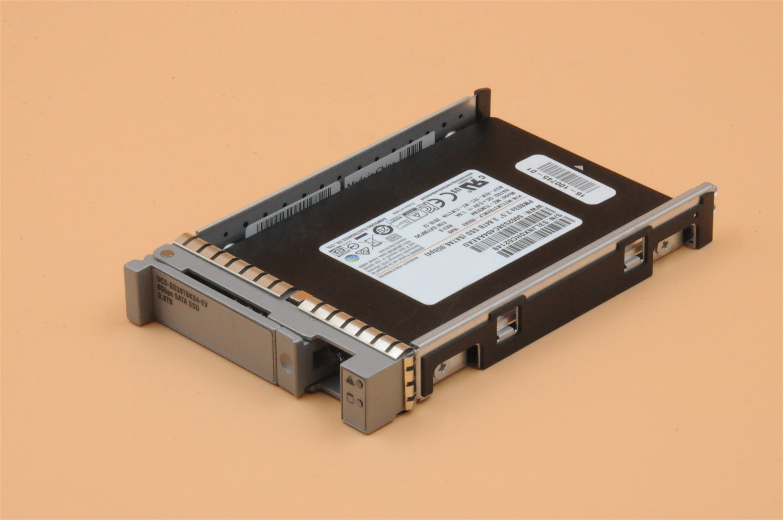 UCS-SD38TBKS4-EV MZ-7LM3T8N PM863A CISCO 3.84TB 6G 2.5" SATA TLC SOLID STATE DRIVE