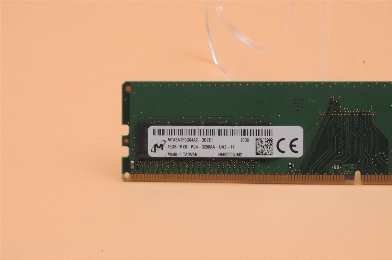 MTA8ATF2G64AZ-3G2 MICRON 16GB 1RX8 PC4-3200AA 1.2V UDIMM NON-ECC MEMORY (1x16GB)