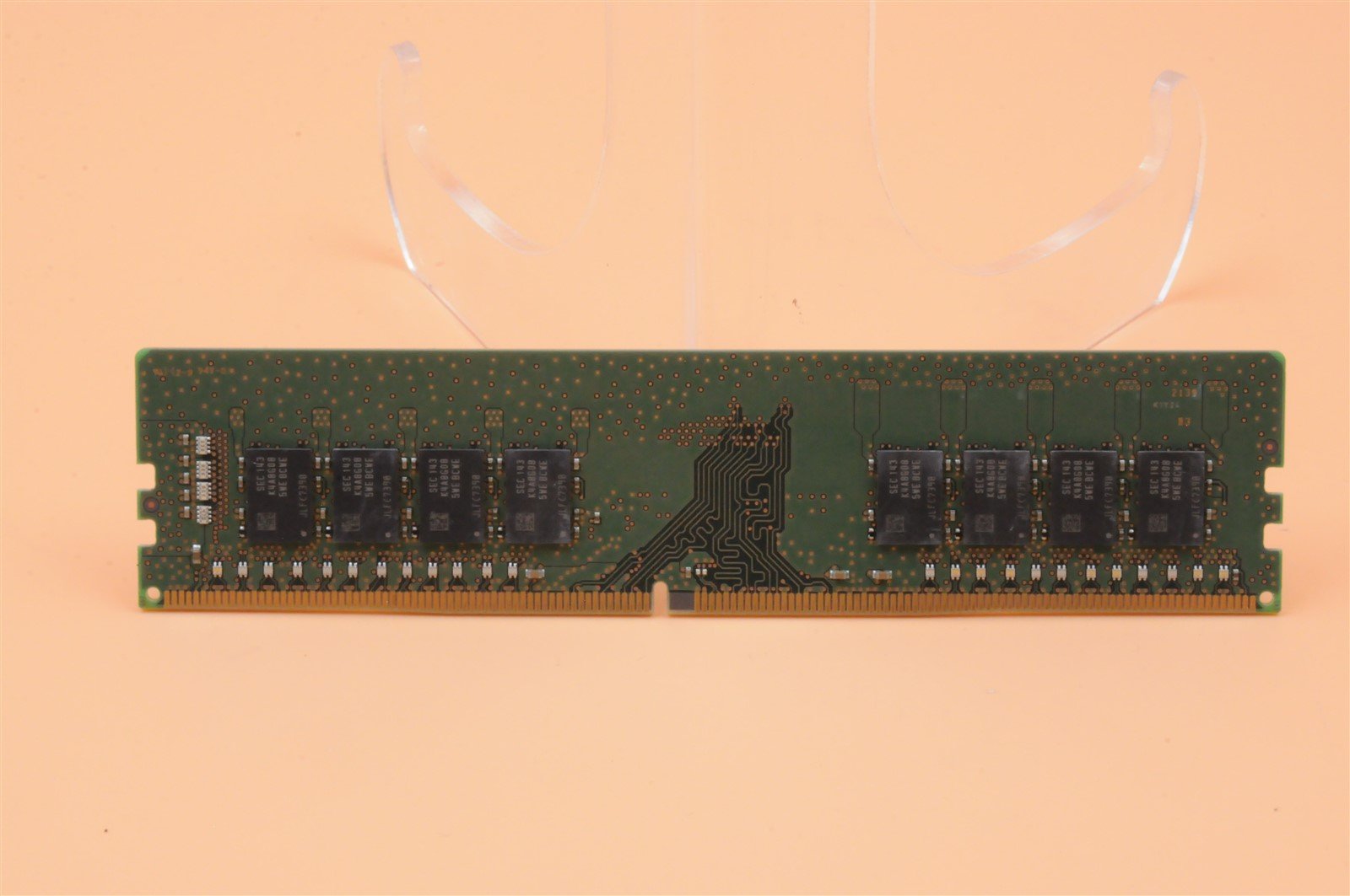 M378A2K43EB1-CWE SAMSUNG 16GB 2RX8 PC4-3200AA 1.2V UDIMM NON-ECC MEMORY (1x16GB)